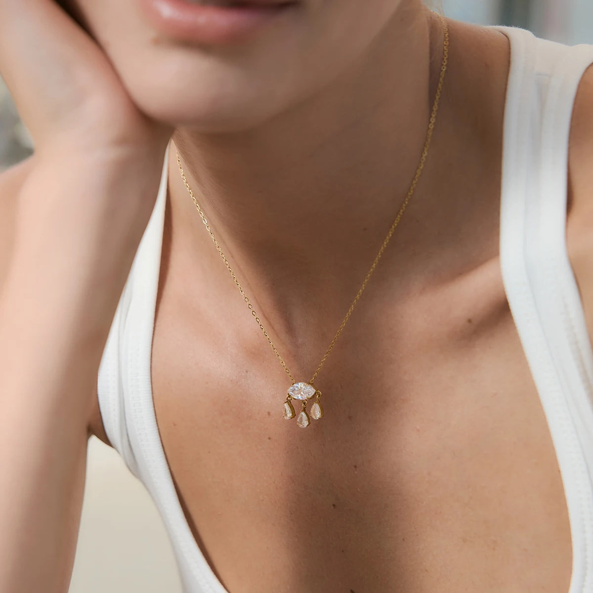 Lustra Cloud Necklace