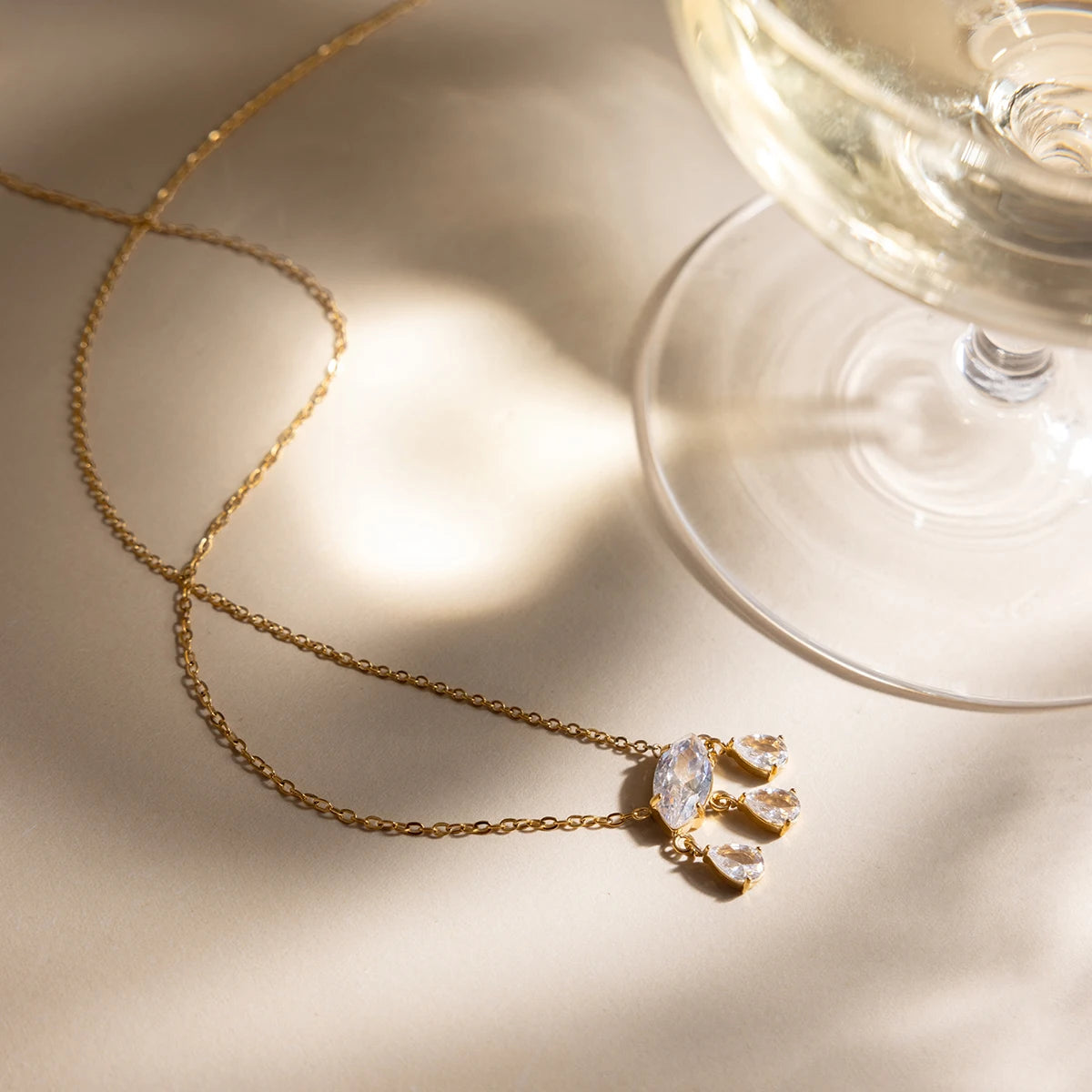 Lustra Cloud Necklace